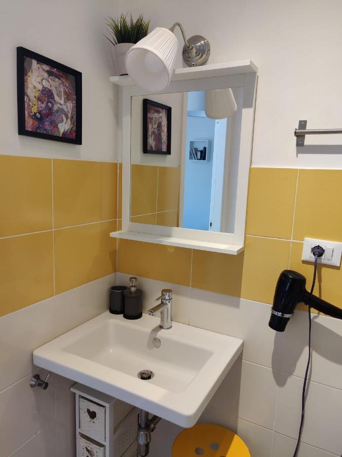 Bed and Breakfast Le Stanze Di Adele LʼAquila Exterior foto