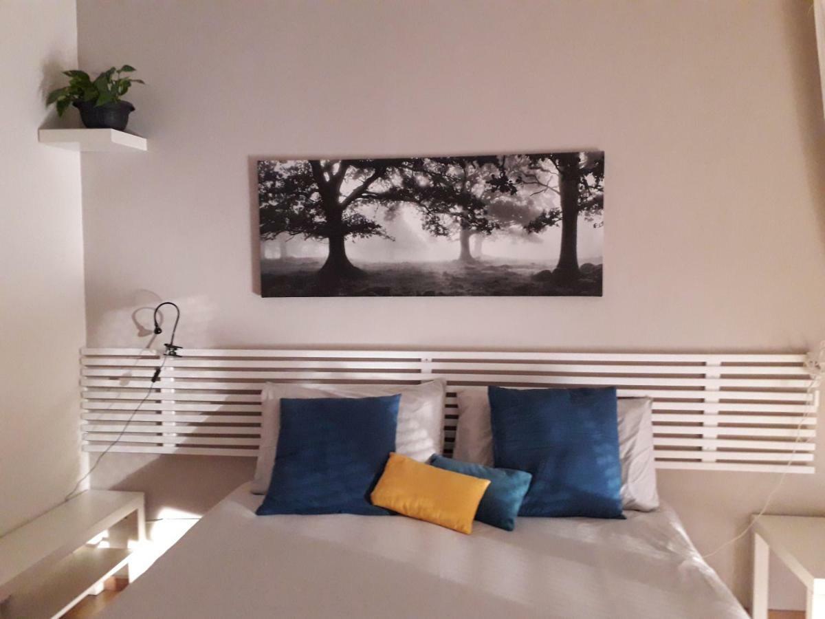 Bed and Breakfast Le Stanze Di Adele LʼAquila Exterior foto